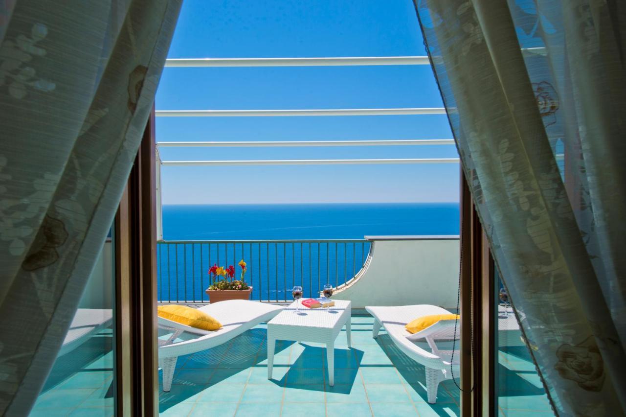 Moressas In Praiano Exterior photo
